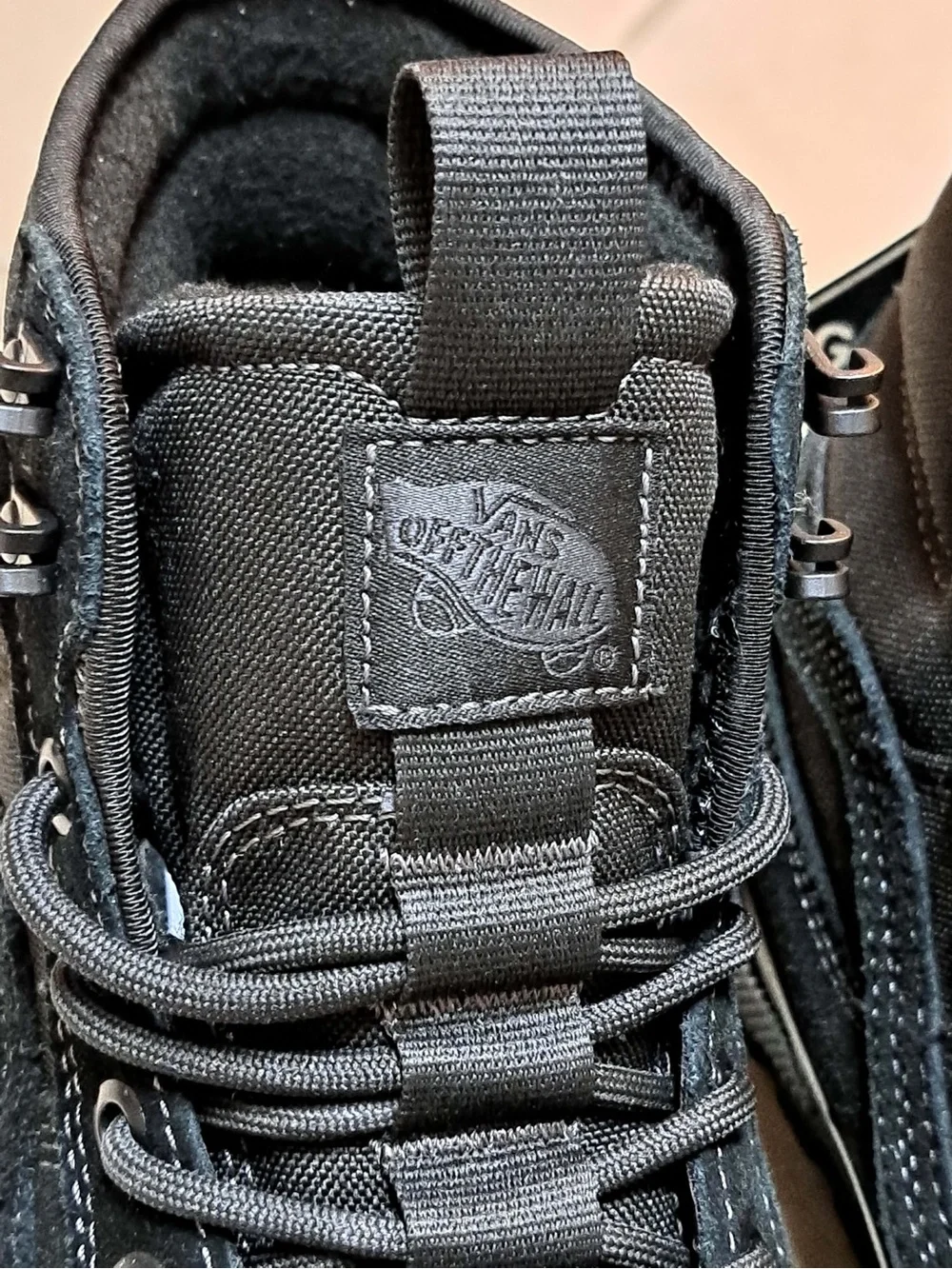 Vans Sk8-Hi GORE-TEX Insulated Shoe - Triple Black